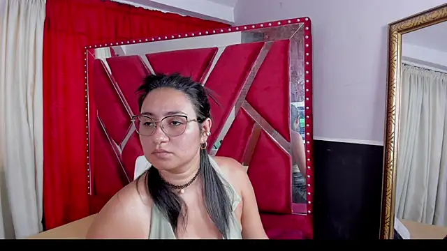 Luna021 1 online show from September 27, 2025, 7:30 pm