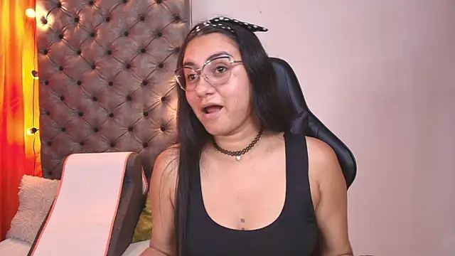 Luna021 1 online show from January 17, 2026, 8:12 pm