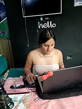 polylove18 online show from November 27, 2025, 6:10 pm