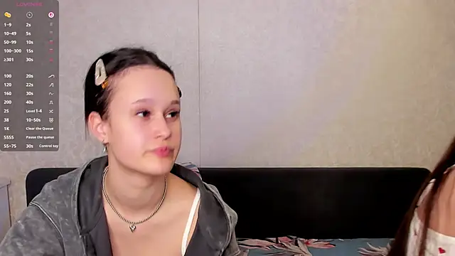 GabrielleLynchard online show from September 30, 2025, 6:57 pm