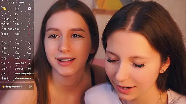 GabrielleLynchard online show from November 10, 2025, 8:08 pm