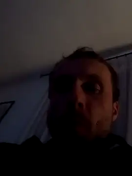 Snapshot of 2Pietro3 chatting on September 15, 2025, 9:04 pm 2Pietro3 online show from September 15, 2025, 9:04 pm