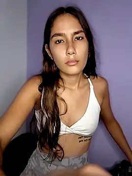 Snapshot of Amber_Miiller2 chatting on June 13, 2026, 11:24 pm Amber Miiller2 online show from June 13, 2026, 11:24 pm