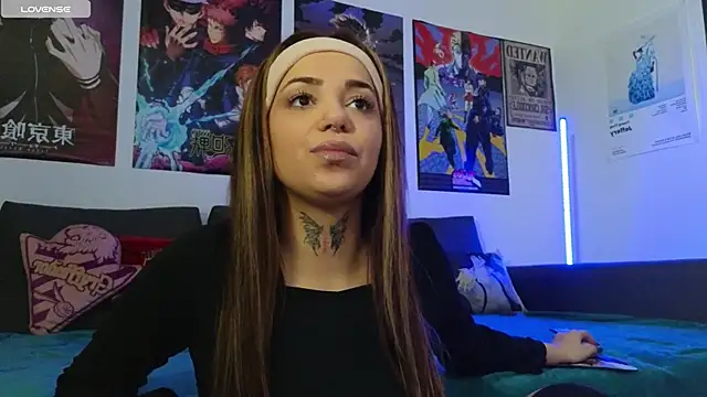 KiraQuinn1 online show from November 5, 2025, 4:29 pm