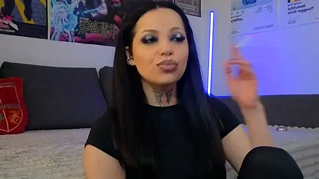 Snapshot of KiraQuinn1 chatting on April 8, 2026, 3:56 pm KiraQuinn1 online show from April 8, 2026, 3:56 pm