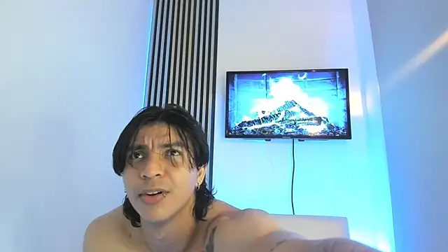 toji luxxer online show from September 29, 2025, 6:07 am