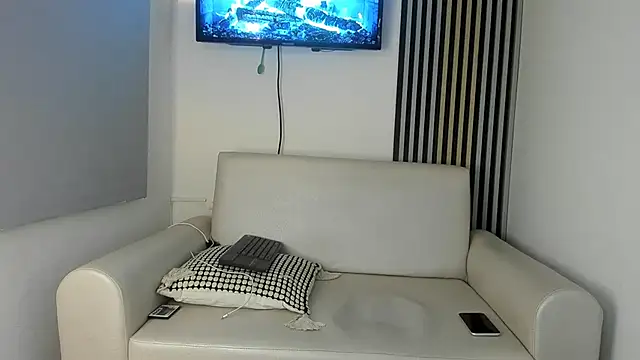 toji luxxer online show from October 18, 2025, 2:03 am