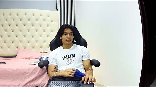 toji luxxer online show from October 22, 2025, 3:07 am