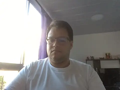 Alpha-Bear online show from October 6, 2025, 8:06 pm