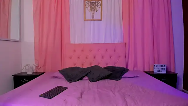 Nova Luv  online show from October 11, 2025, 1:31 pm