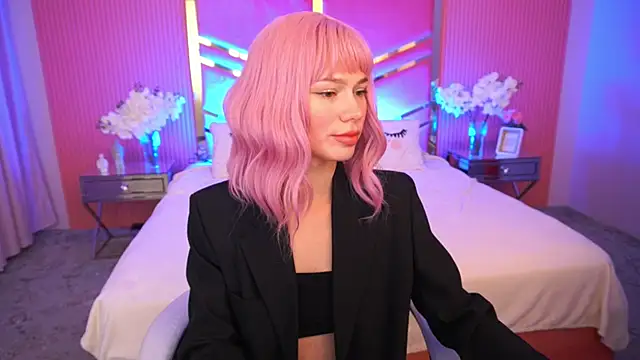 ShyySiren online show from September 19, 2025, 6:26 am