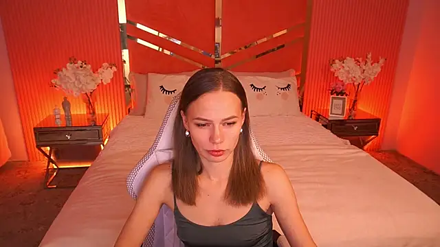 ShyySiren online show from October 12, 2025, 7:18 am