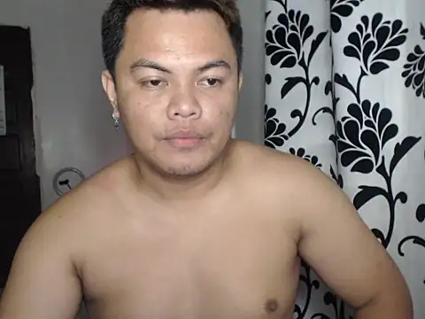 Snapshot of Gayasianzowe chatting on October 8, 2025, 5:49 am Gayasianzowe online show from October 8, 2025, 5:49 am
