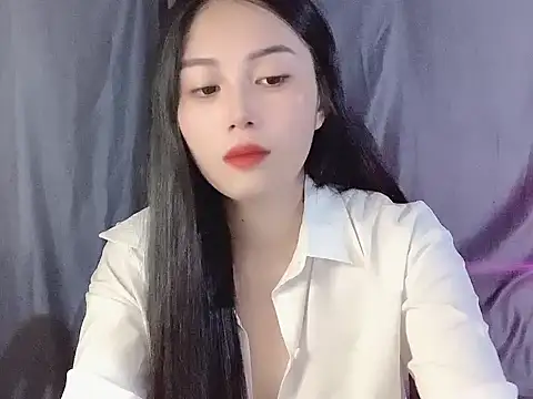 Lyly4757 online show from October 19, 2025, 1:06 am