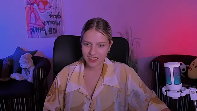 kaela spell  online show from November 25, 2025, 5:07 am