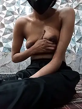 Snapshot of Hotygirl111 chatting on March 5, 2026, 5:14 am Hotygirl111 online show from March 5, 2026, 5:14 am