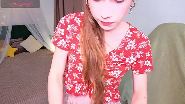 Snapshot of KarenSmitht chatting on September 27, 2025, 3:28 pm KarenSmitht online show from September 27, 2025, 3:28 pm