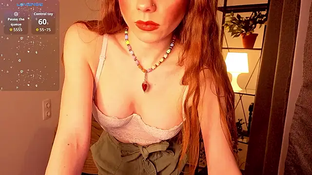 Snapshot of KarenSmitht chatting on February 20, 2026, 4:18 pm KarenSmitht online show from February 20, 2026, 4:18 pm