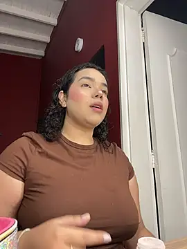 krisstenSantos online show from October 16, 2025, 11:44 am