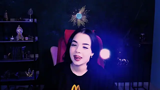 leslierowe  online show from September 23, 2025, 8:34 pm