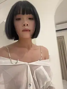 qiqi x online show from January 14, 2026, 12:33 pm