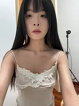 qiqi x online show from May 5, 2026, 2:14 pm