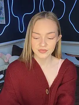 MilaMoone online show from January 14, 2026, 11:38 am