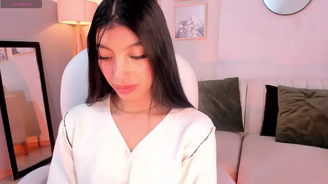 Tiffany Low online show from February 25, 2026, 2:59 pm