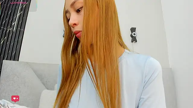 Naomi Rousse online show from February 23, 2026, 12:57 pm