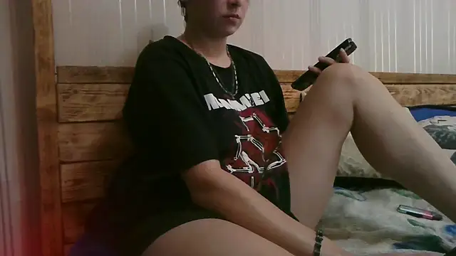 Snapshot of EthelsLover chatting on October 16, 2025, 9:21 am EthelsLover online show from October 16, 2025, 9:21 am