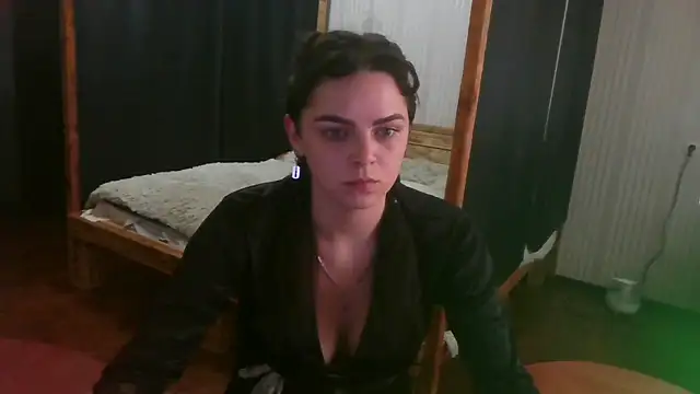 EthelsLover online show from April 15, 2026, 2:13 pm