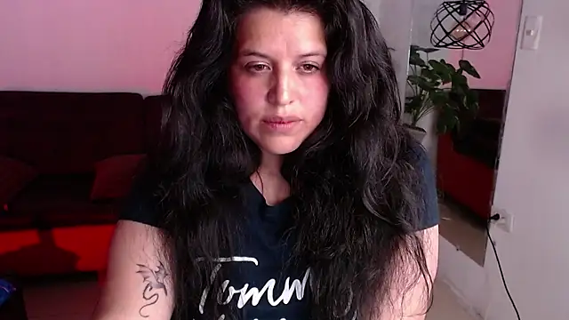 Snapshot of Andrea_secret_ chatting on September 16, 2025, 5:58 pm Andrea secret online show from September 16, 2025, 5:58 pm