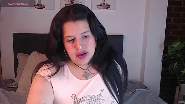 Snapshot of Andrea_secret_ chatting on November 3, 2025, 2:07 pm Andrea secret online show from November 3, 2025, 2:07 pm