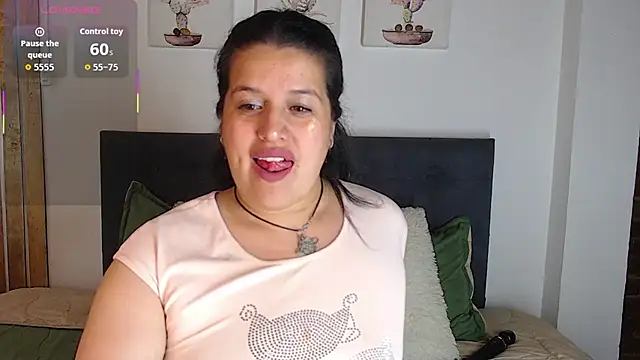 Snapshot of Andrea_secret_ chatting on November 10, 2025, 2:05 pm Andrea secret online show from November 10, 2025, 2:05 pm