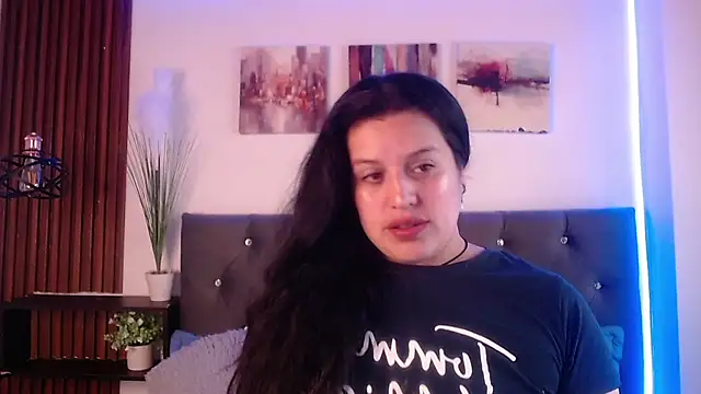 Snapshot of Andrea_secret_ chatting on November 12, 2025, 2:39 pm Andrea secret online show from November 12, 2025, 2:39 pm