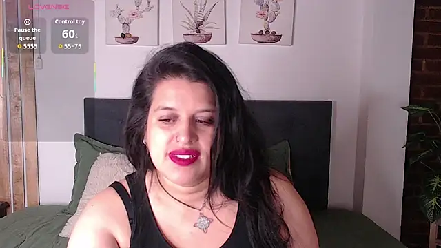 Snapshot of Andrea_secret_ chatting on January 7, 2026, 1:13 pm Andrea secret online show from January 7, 2026, 1:13 pm