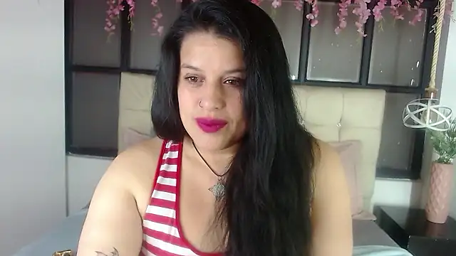 Snapshot of Andrea_secret_ chatting on January 8, 2026, 2:52 pm Andrea secret online show from January 8, 2026, 2:52 pm