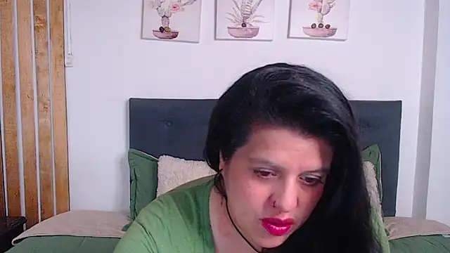 Snapshot of Andrea_secret_ chatting on February 1, 2026, 2:48 pm Andrea secret online show from February 1, 2026, 2:48 pm