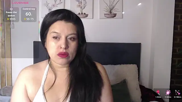 Snapshot of Andrea_secret_ chatting on February 21, 2026, 12:17 pm Andrea secret online show from February 21, 2026, 12:17 pm