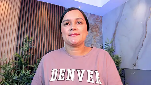 Megancoxx online show from October 6, 2025, 10:56 am