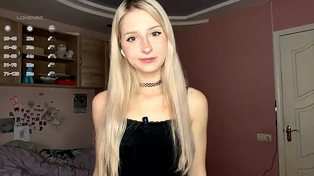 FridaAaberg online show from October 29, 2025, 7:43 am