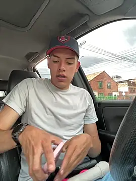 mattebret11 online show from September 18, 2025, 7:38 pm