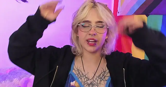 NekoWaifu online show from October 15, 2025, 1:11 pm