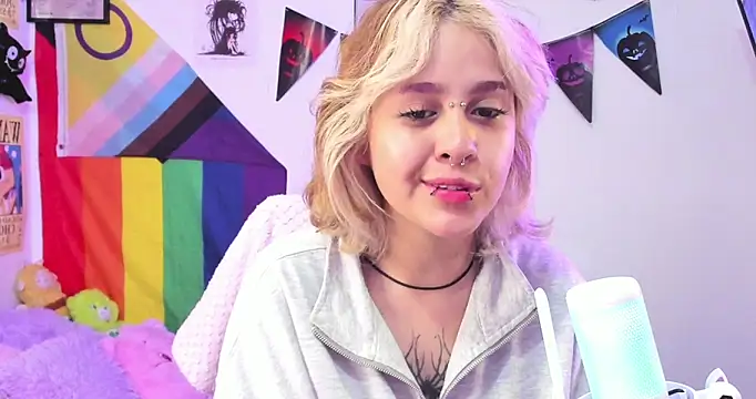 NekoWaifu online show from October 18, 2025, 1:23 pm