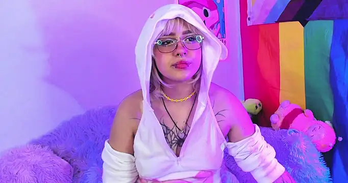 NekoWaifu online show from November 9, 2025, 3:38 am