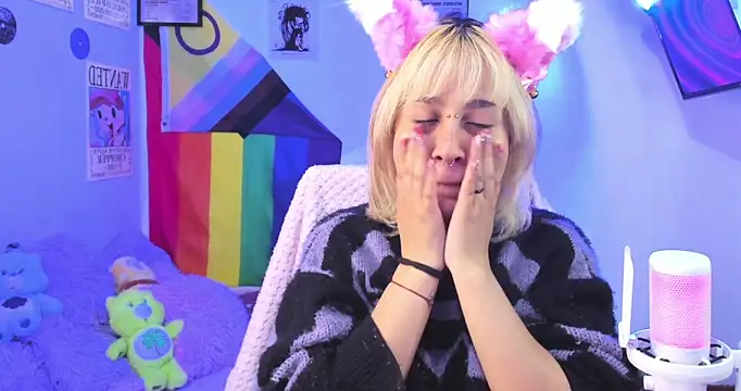 NekoWaifu online show from November 9, 2025, 9:35 pm