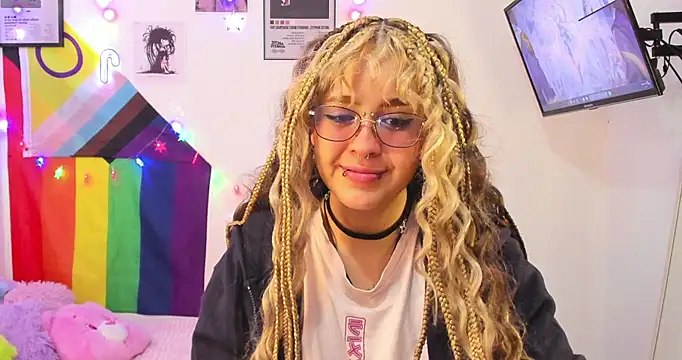 NekoWaifu online show from November 29, 2025, 1:03 pm