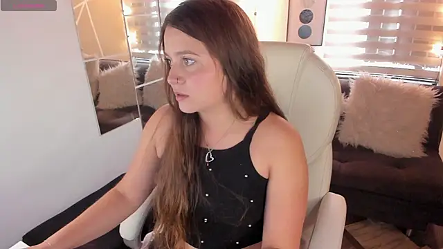 sophiee09  online show from April 18, 2026, 1:37 pm