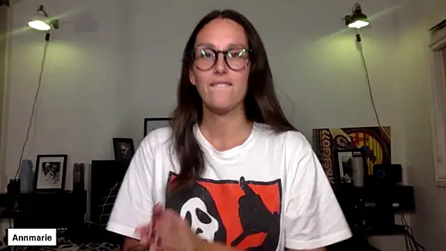 Snapshot of annmarieferrara chatting on October 8, 2025, 2:31 am annmarieferrara online show from October 8, 2025, 2:31 am