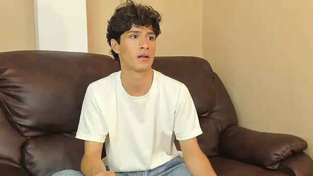 Xam Collen online show from November 28, 2025, 2:42 pm